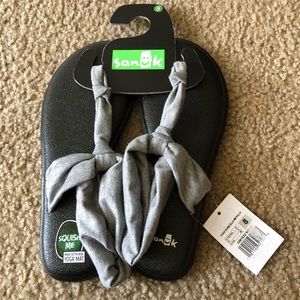 Size 8 Sanuk Metallic